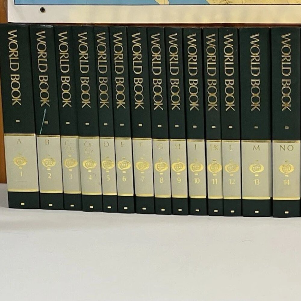 World Book Year Encyclopedia 1989 Complete Set Of 22 & 1990-1992 Yearbook